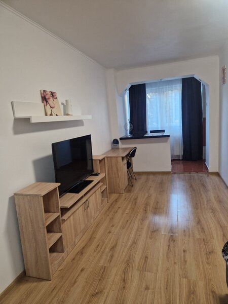 Drumul Taberei, Sibiu, inchiriere garsoniera, p/10 semidecomandata, mobilat